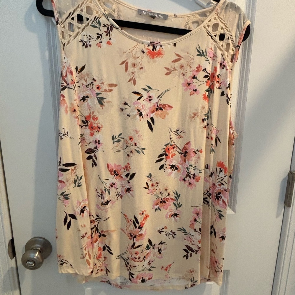Daniel Rainn Cream Floral Blouse